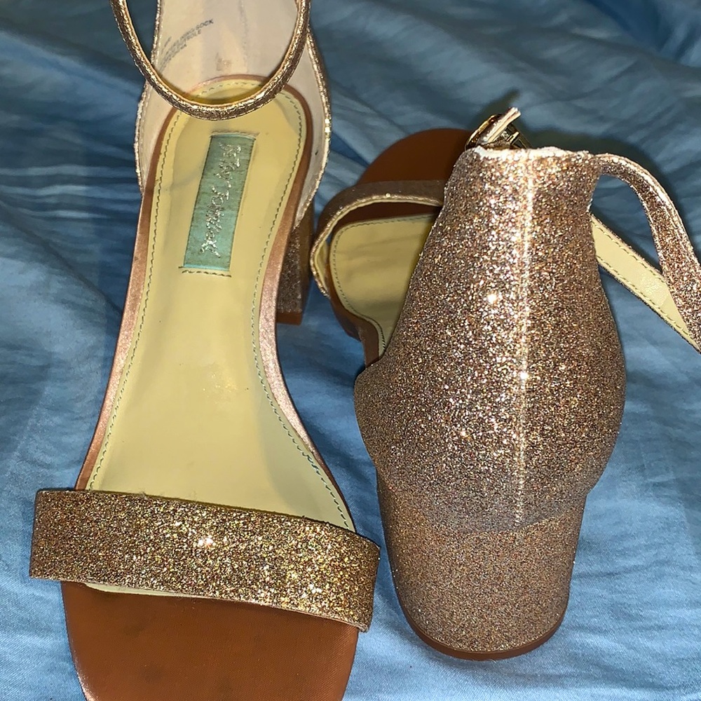 Heels - Picture 2 of 4
